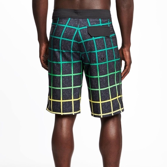 Old Navy Built-In Flex Printed Board Shorts - Picture 2 of 2